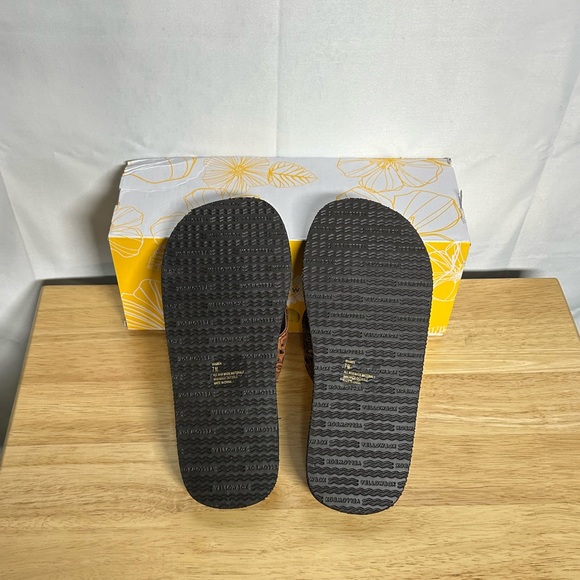 YellowBox Wally Sandals - Picture 5 of 6